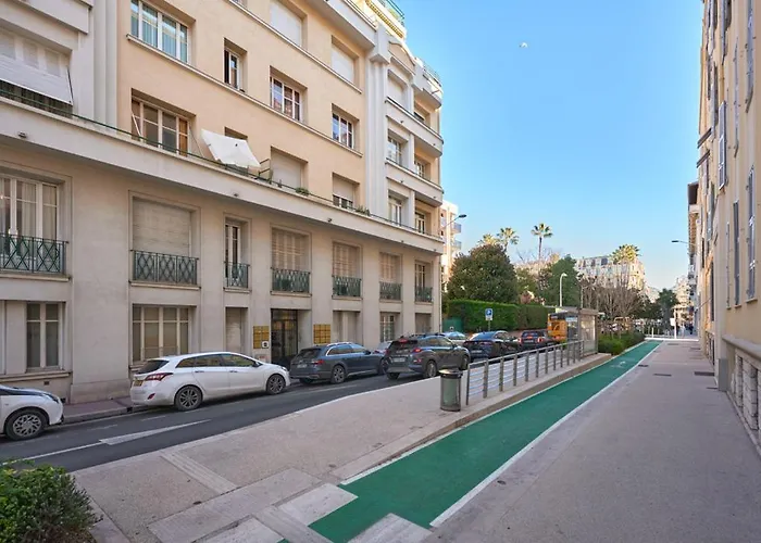 Sunlight Properties - Daffia - Beautifully Renovated Studio, City Pad In Central Nice